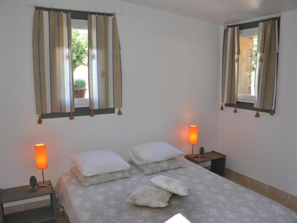 La Deviniere Hotell Donzère Exteriör bild