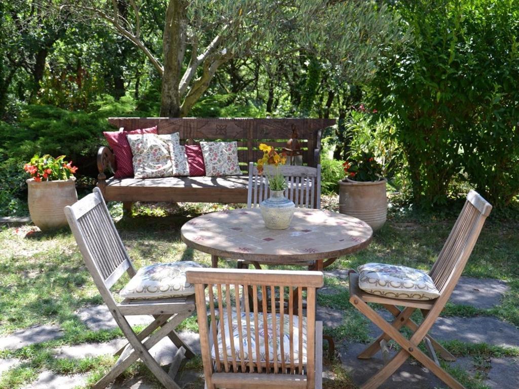 La Deviniere Hotell Donzère Exteriör bild