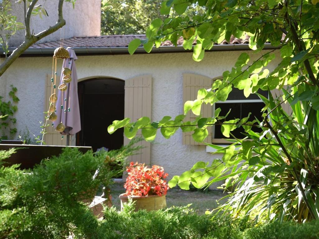 La Deviniere Hotell Donzère Exteriör bild