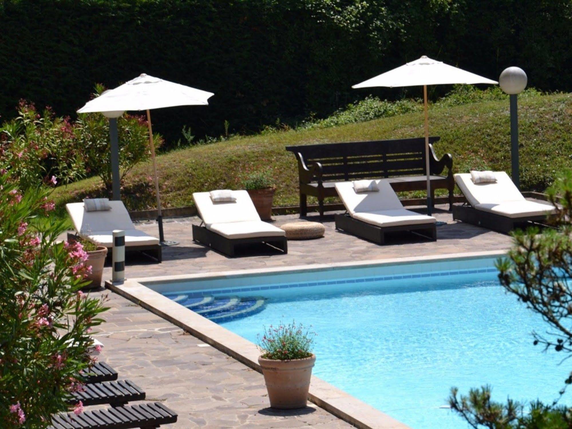 La Deviniere Hotell Donzère Exteriör bild